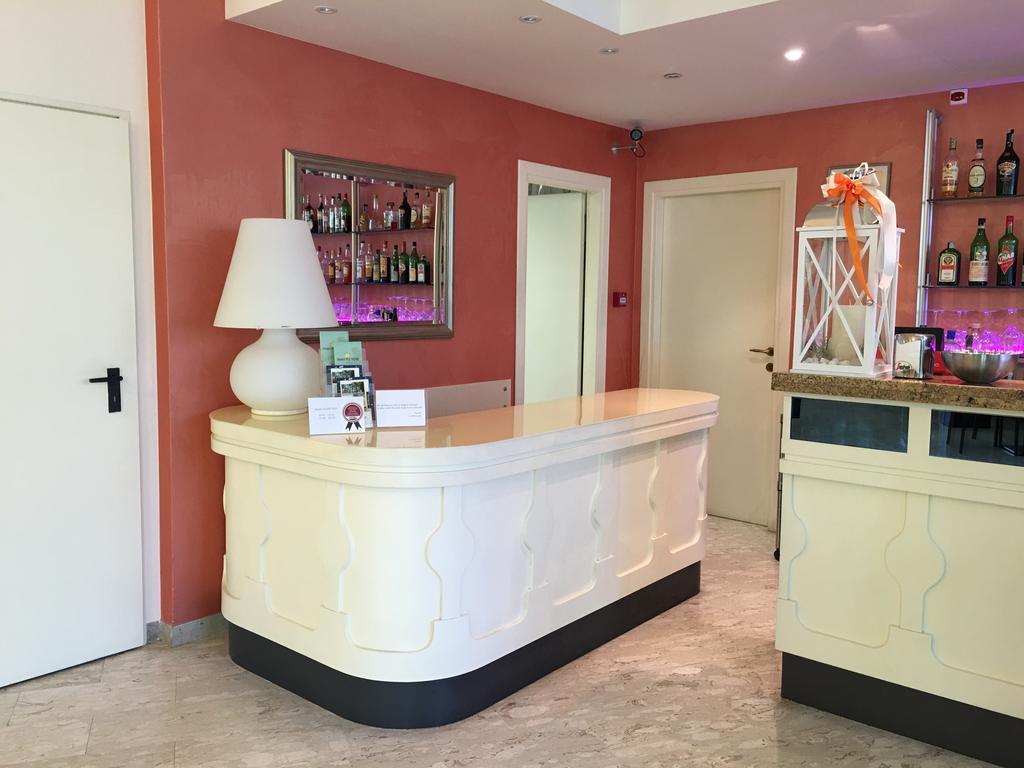 Hotel Plutone Cervia Exterior photo